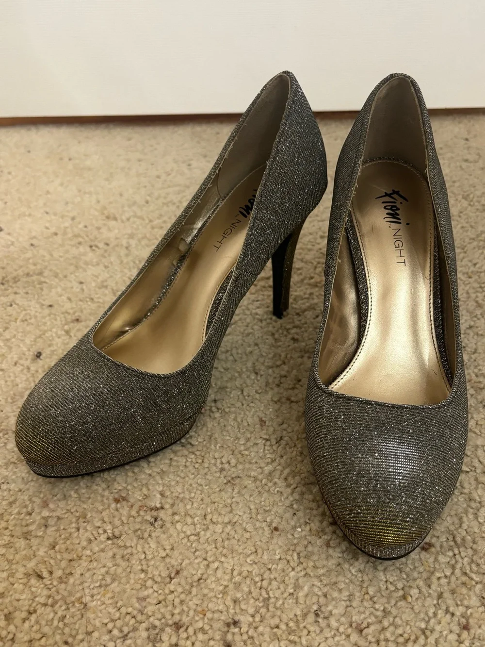 Sparkly High Heel Pumps